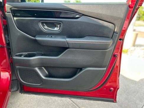 Used 2023 Honda Pilot TrailSport image 34