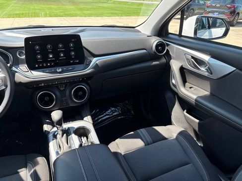 Used 2024 Chevrolet Blazer LT w/ Convenience Package FWD image 26