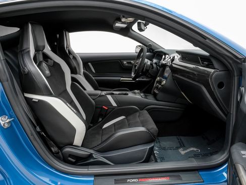 Used 2021 Ford Mustang Shelby GT500 w/ Carbon Fiber Track Pack image 30