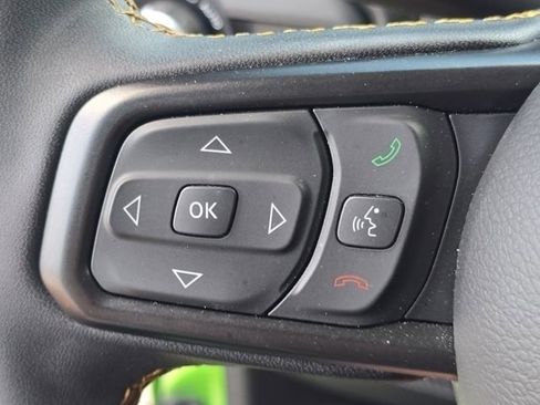 Used 2025 Jeep Gladiator Sport AWD/4WD image 16