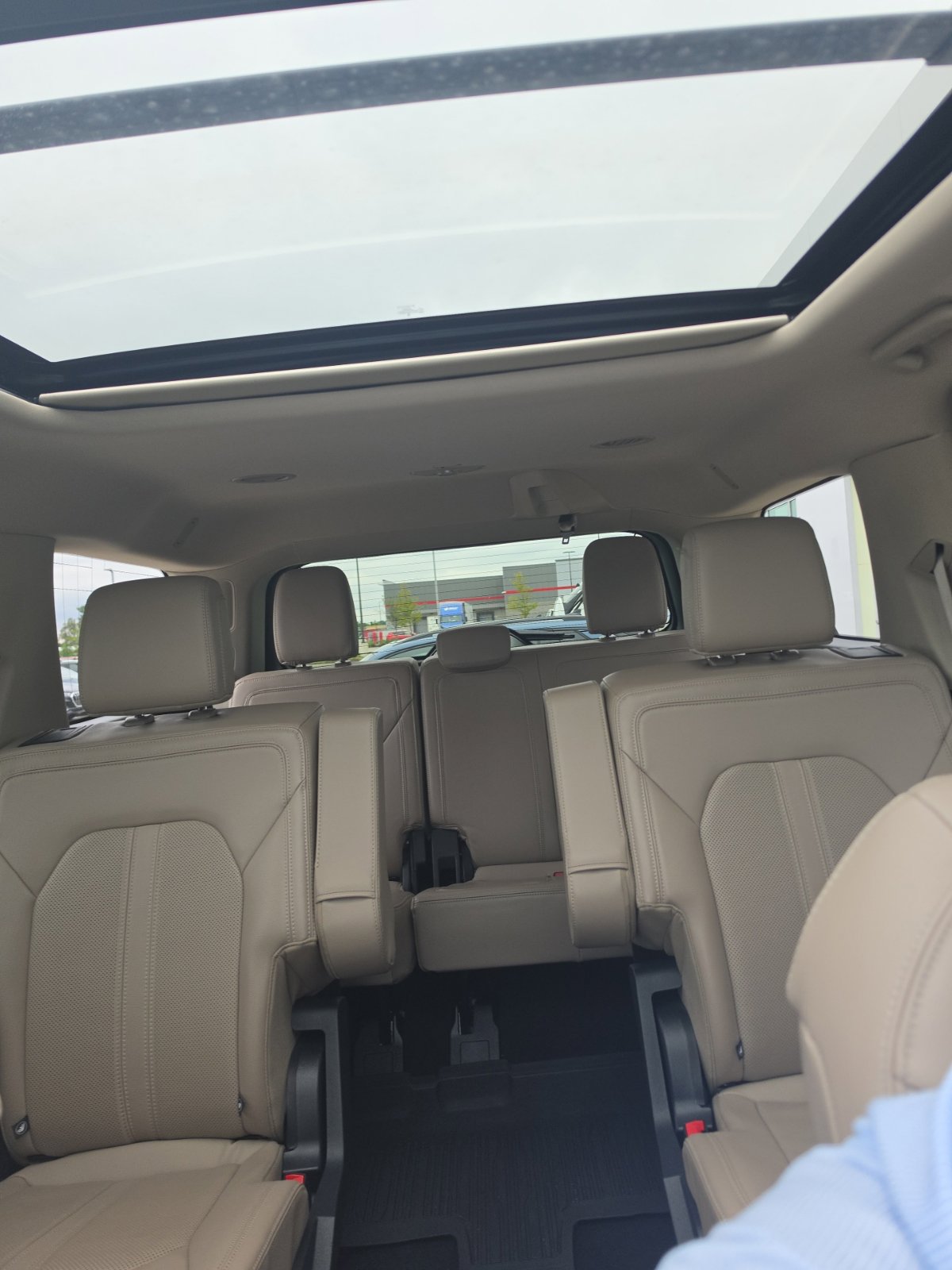 Used 2023 Ford Expedition Limited AWD/4WD image 36