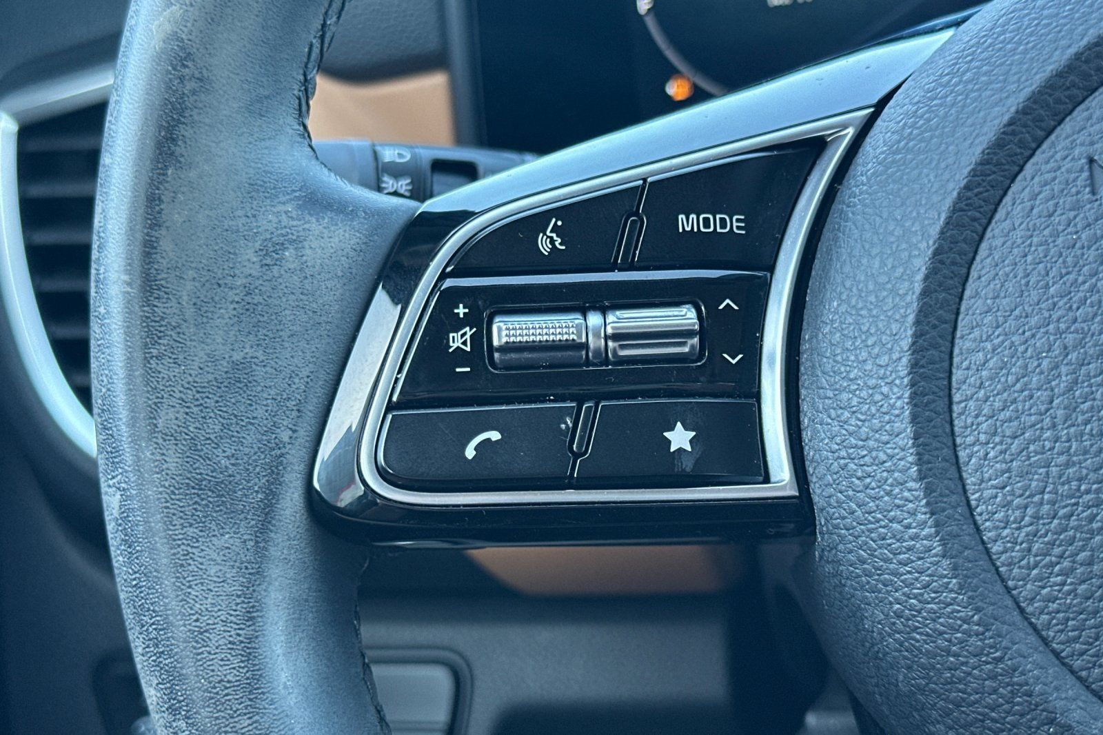 Certified 2024 Kia Seltos EX FWD image 36