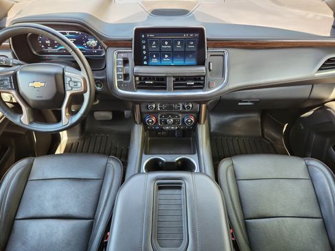 Used 2023 Chevrolet Suburban High Country AWD/4WD image 17
