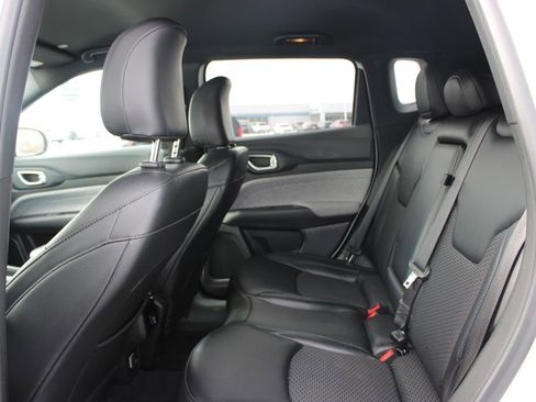 Used 2024 Jeep Compass Latitude AWD/4WD image 21