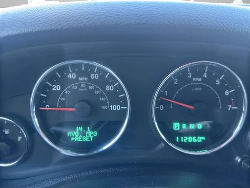 Used 2018 Jeep Wrangler Sport w/ Connectivity Group AWD/4WD image 19