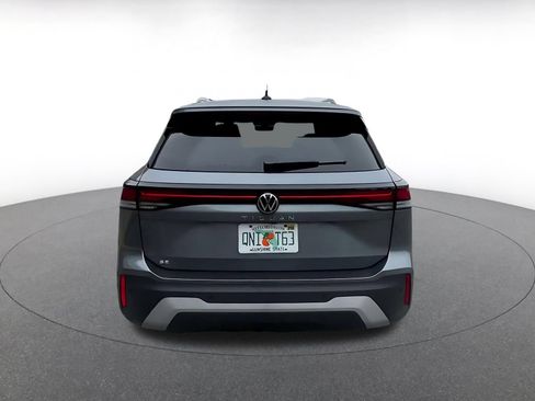Used 2026 Volkswagen Tiguan SE FWD image 12