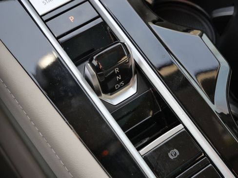 Certified 2024 Volkswagen Atlas SEL Premium R-Line image 25