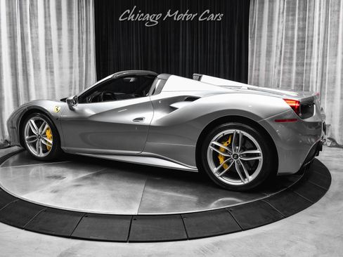 Used 2017 Ferrari 488 Spider image 3