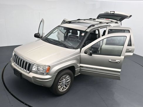 Used 2004 Jeep Grand Cherokee Limited w/ Trailer Tow Group IV AWD/4WD image 26