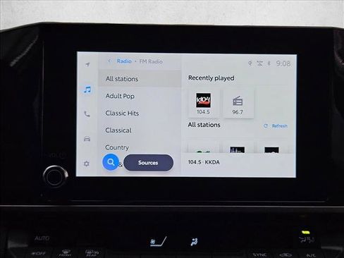 Used 2025 Toyota Camry SE image 11