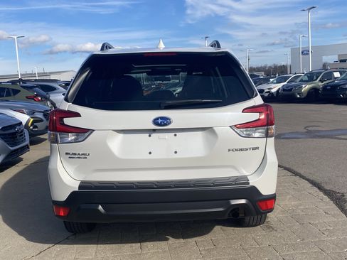 Used 2023 Subaru Forester Premium image 6