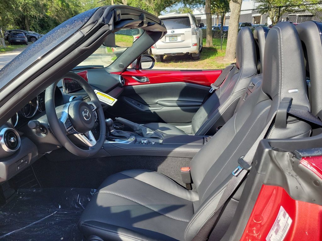 New 2026 MAZDA MX-5 Miata Grand Touring RWD image 2