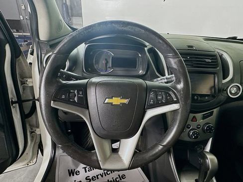 Used 2016 Chevrolet Trax LT w/ LT Sun and Sound Package image 12