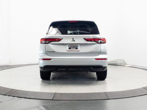 Used 2022 Mitsubishi Outlander ES AWD/4WD image 9