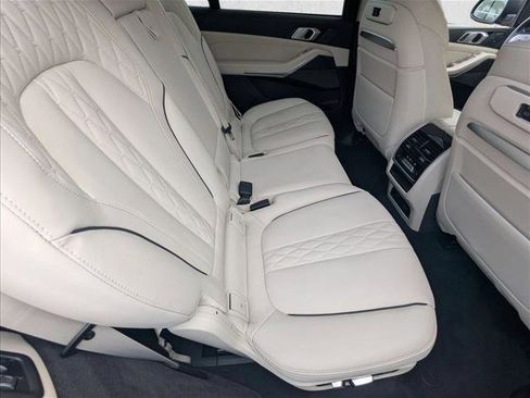 Certified 2024 BMW X7 xDrive40i w/ Premium Package image 22
