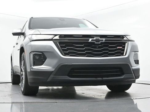 Used 2023 Chevrolet Traverse RS FWD image 42