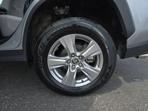 Certified 2025 Toyota RAV4 XLE AWD/4WD image 35