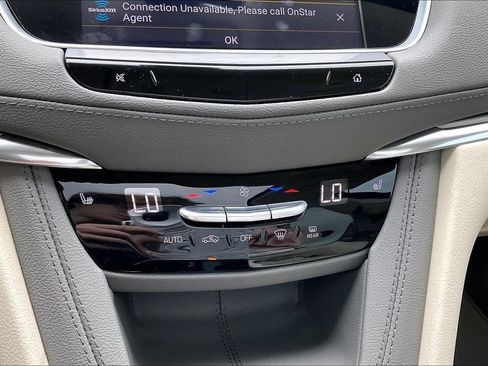 Used 2022 Cadillac XT5 Premium Luxury w/ Technology Package AWD/4WD image 15