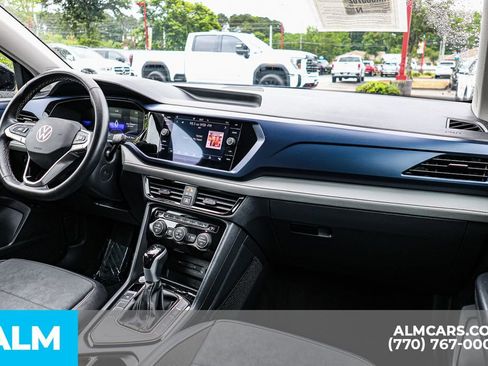 Used 2024 Volkswagen Taos SE FWD image 30