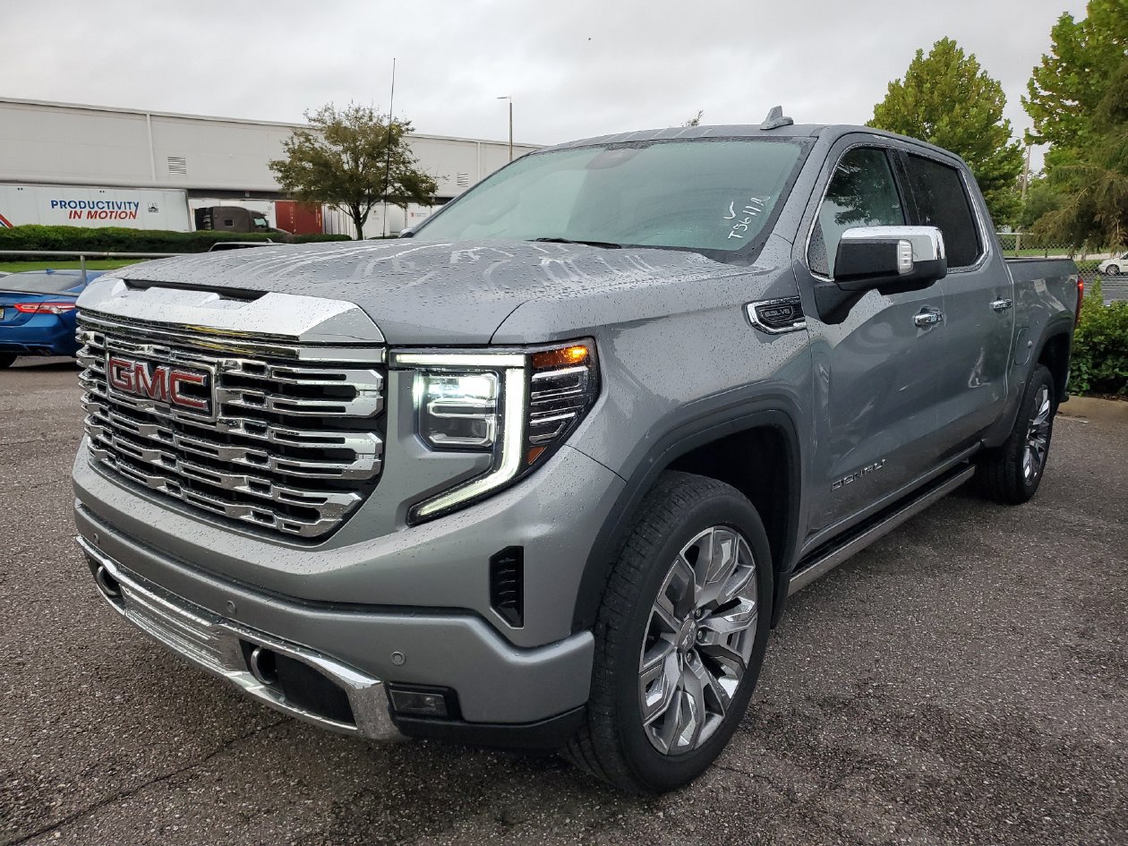 Used 2025 GMC Sierra 1500 Denali w/ Denali Reserve Package AWD/4WD image 2