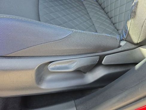 Used 2021 Toyota C-HR XLE image 20