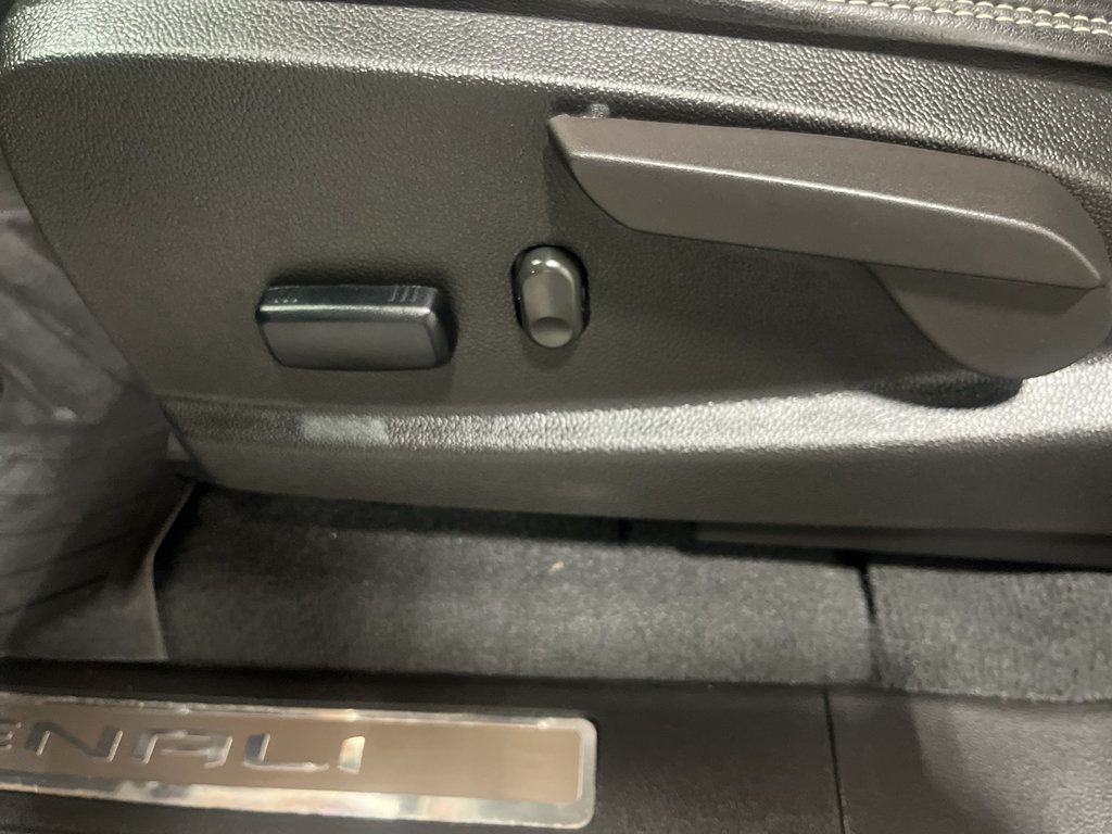 Certified 2022 GMC Canyon Denali AWD/4WD image 34