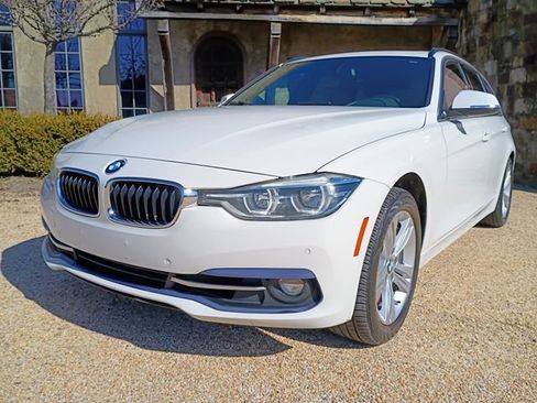 Used 2017 BMW 330i xDrive Wagon image 5