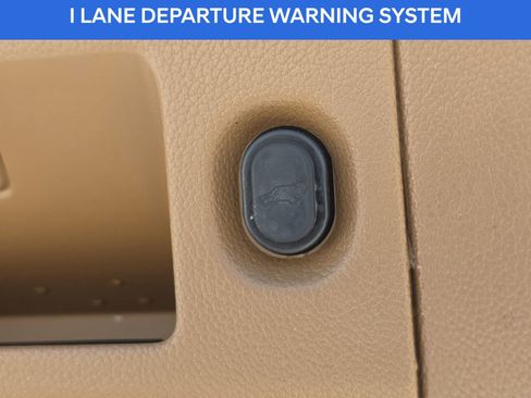 Used 2017 Cadillac Escalade Platinum image 21