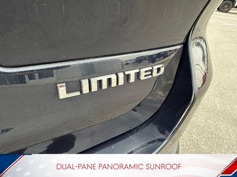 Used 2023 Jeep Grand Cherokee L Limited AWD/4WD image 8