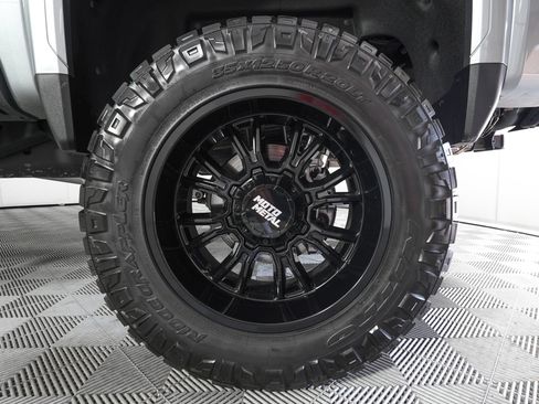 Used 2024 GMC Sierra 2500 AT4 w/ AT4 Premium Plus Package AWD/4WD image 33