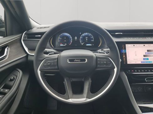 New 2026 Jeep Grand Cherokee Altitude image 24