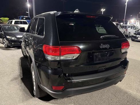 Used 2017 Jeep Grand Cherokee Laredo RWD image 3