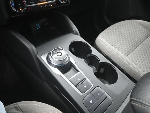 Used 2022 Ford Escape SE w/ SE Sport Appearance Package AWD/4WD image 30