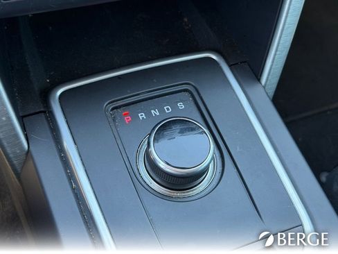 Used 2017 Land Rover Discovery Sport SE image 29