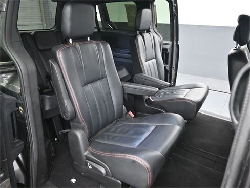 Used 2019 Dodge Grand Caravan GT image 29