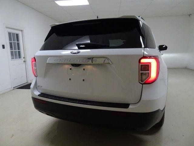 Used 2021 Ford Explorer XLT RWD image 10