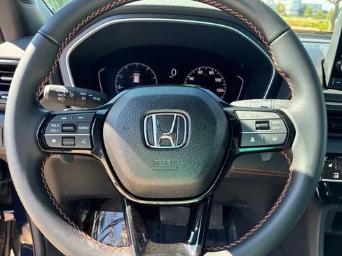 Certified 2025 Honda Pilot Sport image 19