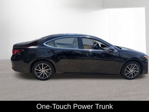 Used 2017 Lexus ES 350 w/ Luxury Package FWD image 4