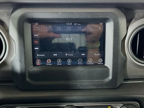 Used 2023 Jeep Wrangler Unlimited AWD/4WD image 19