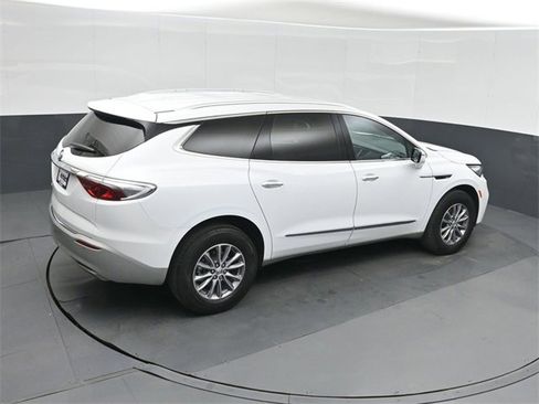 Used 2024 Buick Enclave Premium image 34