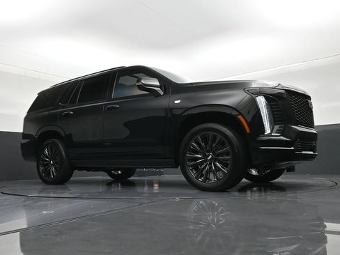 Used 2025 Cadillac Escalade Sport w/ LPO, ONYX Package AWD/4WD image 28