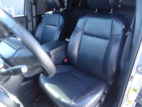 Used 2017 Toyota Tacoma TRD Pro AWD/4WD image 28