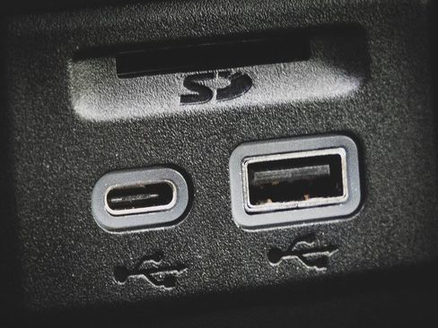 Used 2020 Chevrolet Silverado 1500 LT w/ Texas Edition image 7