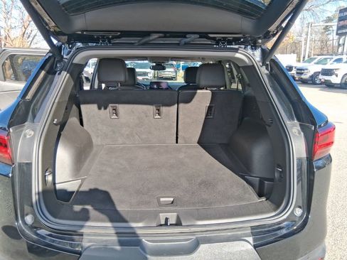 Used 2023 Chevrolet Blazer LT w/ LPO, Black Grille Bar Package image 18