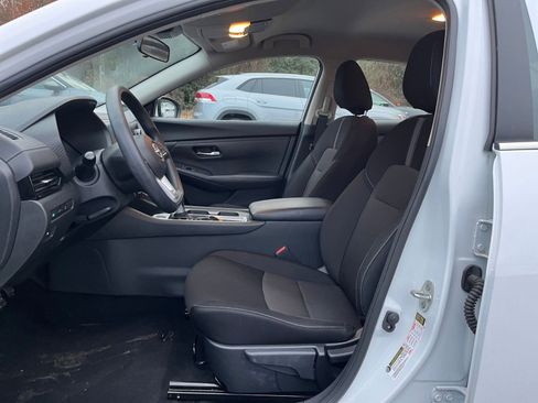 Used 2025 Nissan Sentra SV image 24