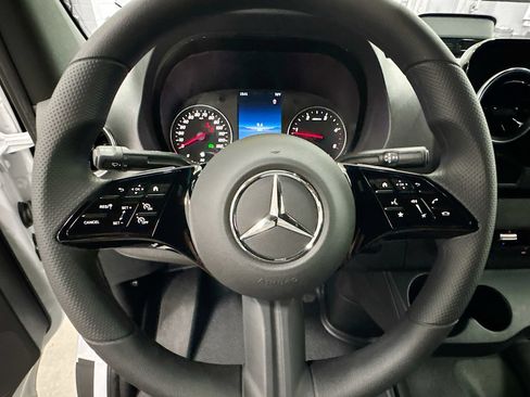 Used 2026 Mercedes-Benz Sprinter 2500 image 12