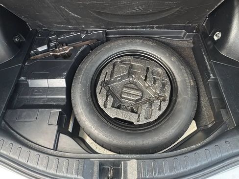 Used 2016 Toyota RAV4 XLE AWD/4WD image 17