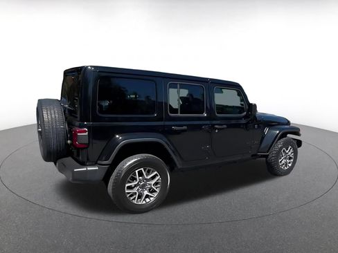 Used 2025 Jeep Wrangler Unlimited Sahara AWD/4WD image 14