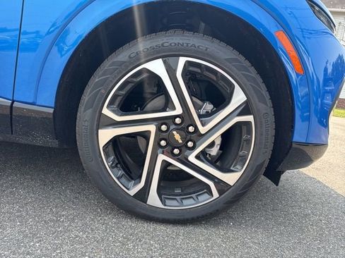 New 2025 Chevrolet Equinox EV LT w/ Convenience Package II AWD/4WD image 9