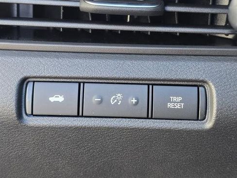 New 2025 Nissan Altima 2.5 SR image 13